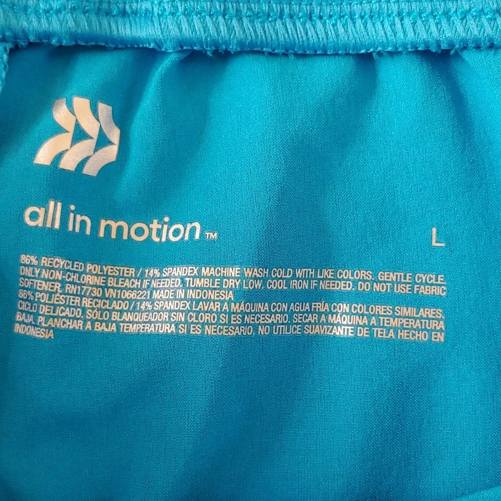 NWT All in Motion Women's Mid Rise Woven Shorts Blue Size L